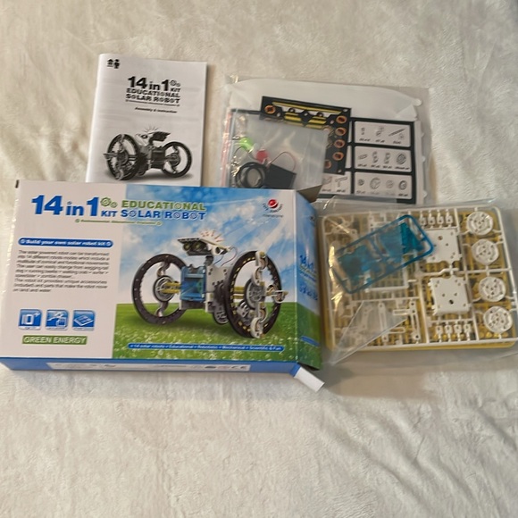 New Solar Robot Kit. - Picture 6 of 7